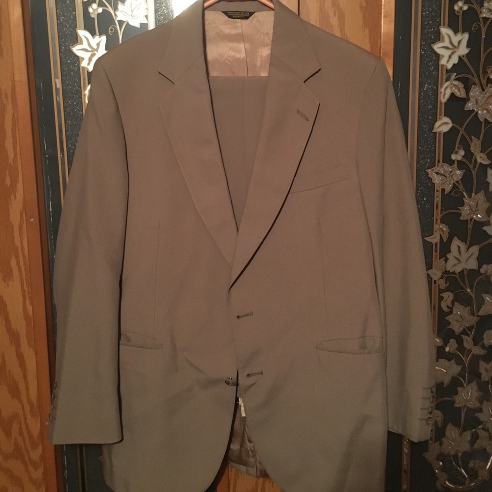 Men’s Adams Row Suite